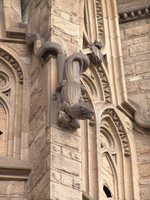 Tempel der Sagrada Familia, Fassade der Geburt, Detail eines Tieres, Chamäleon an der Apsis