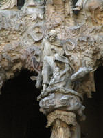 Tempel der Sagrada Familia, Details der architektonischen Dekoration